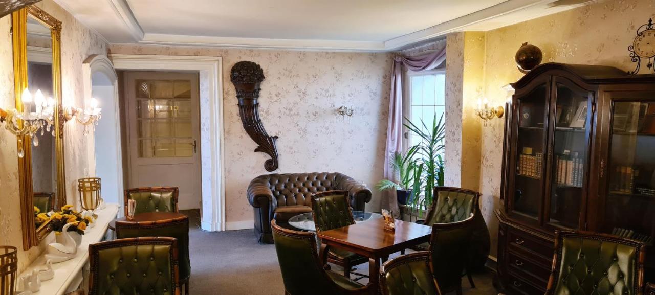 Historisches Hotel Zum Schwan Бад-Карлсхафен Экстерьер фото