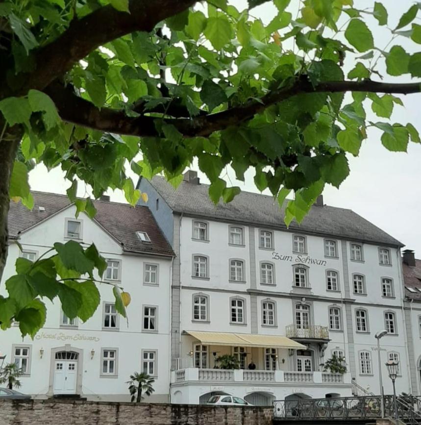 Historisches Hotel Zum Schwan Бад-Карлсхафен Экстерьер фото