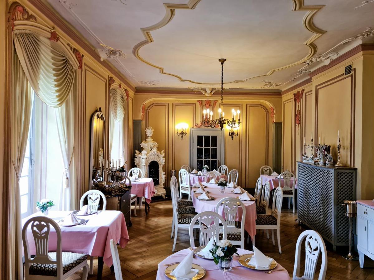 Historisches Hotel Zum Schwan Бад-Карлсхафен Экстерьер фото